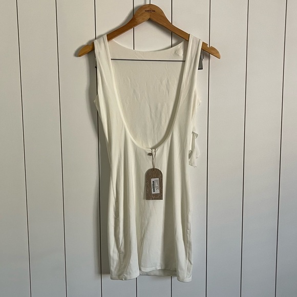 Meshki Bronte Backless Rose Mini Dress White - Picture 7 of 7